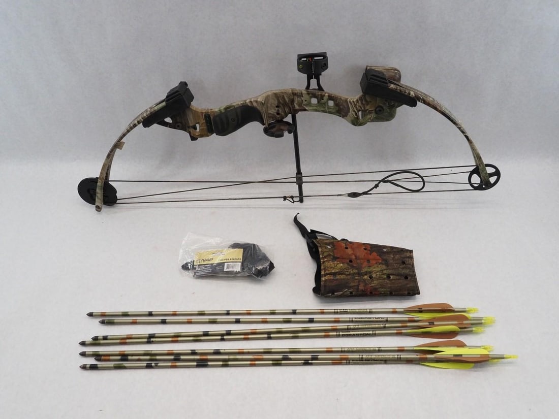 Fred Bear Compound Bow w/ Bag - 3
