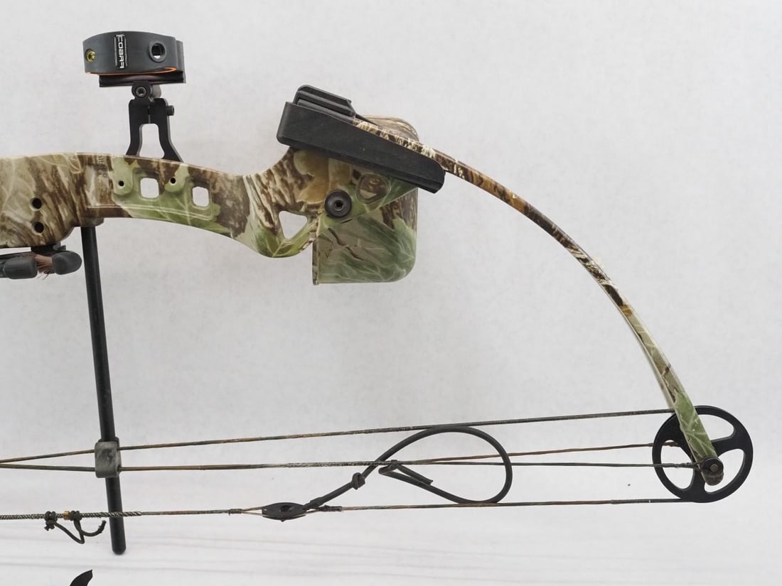 Fred Bear Compound Bow w/ Bag - 5