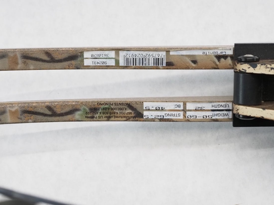 Hoyt Carbinite XL Compound Bow w/ Bag - 12