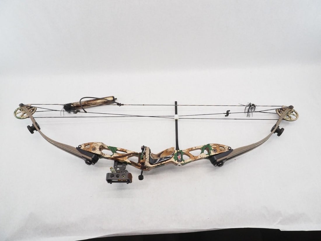 Hoyt Carbinite XL Compound Bow w/ Bag - 7