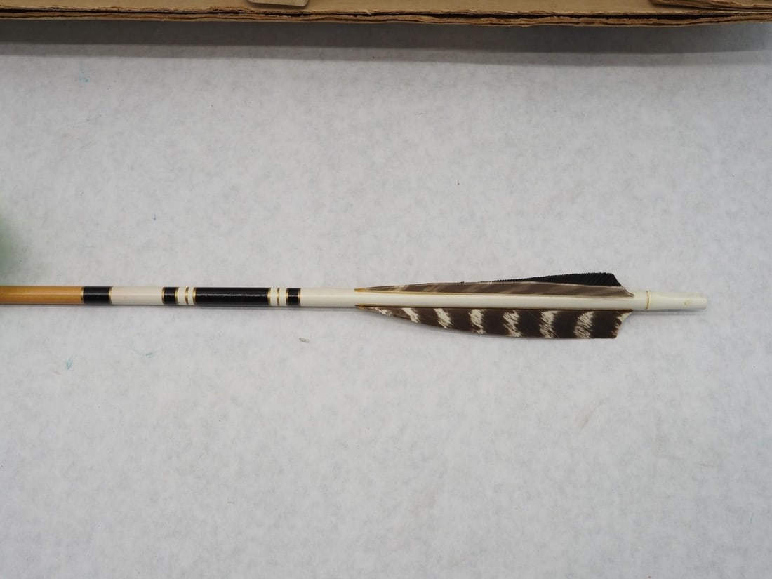 (11) Vintage Browning Wood Arrows in the Box - 4