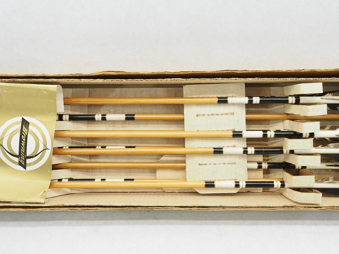 (11) Vintage Browning Wood Arrows in the Box - 6