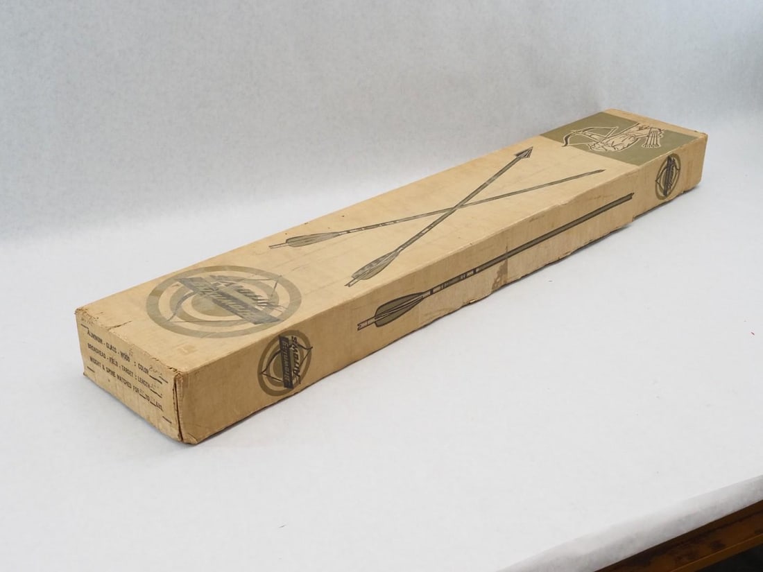 (11) Vintage Browning Wood Arrows in the Box - 8