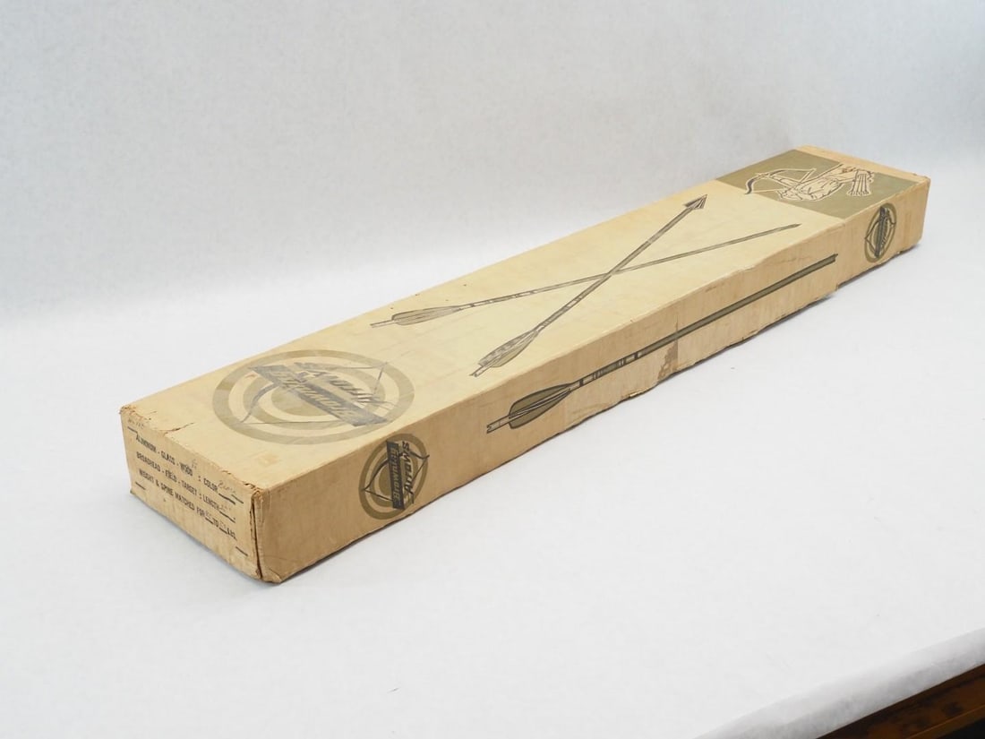 (11) Vintage Browning Wood Arrows in the Box - 9
