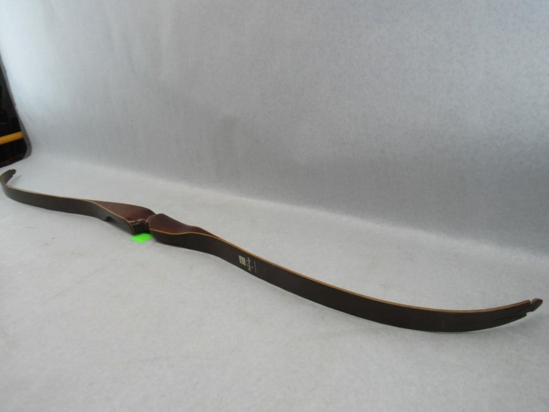 Vintage Indian Archery "Savage" Recurve Bow - 11