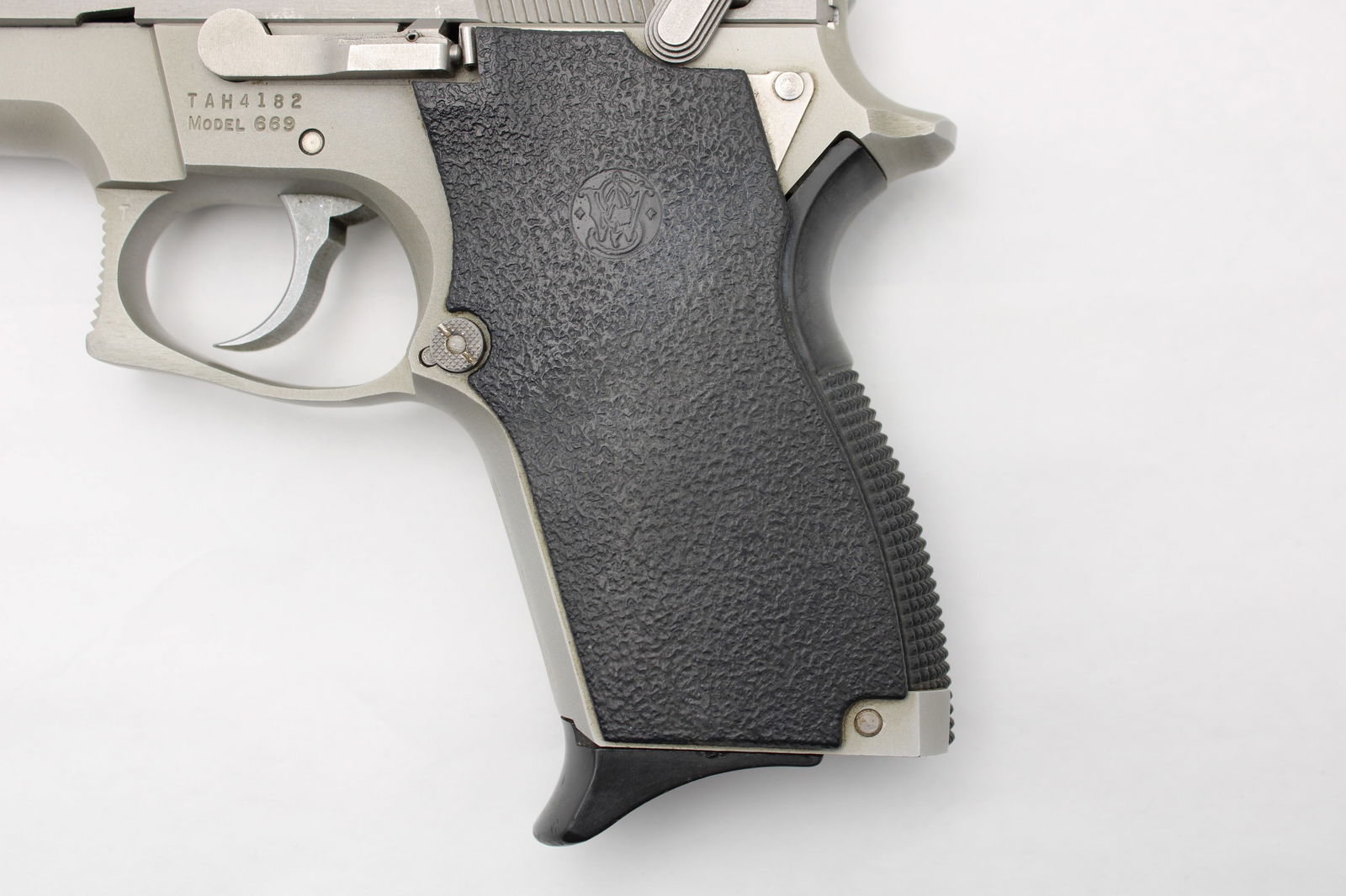 Smith & Wesson Model 669 Semi Automatic Pistol - 10