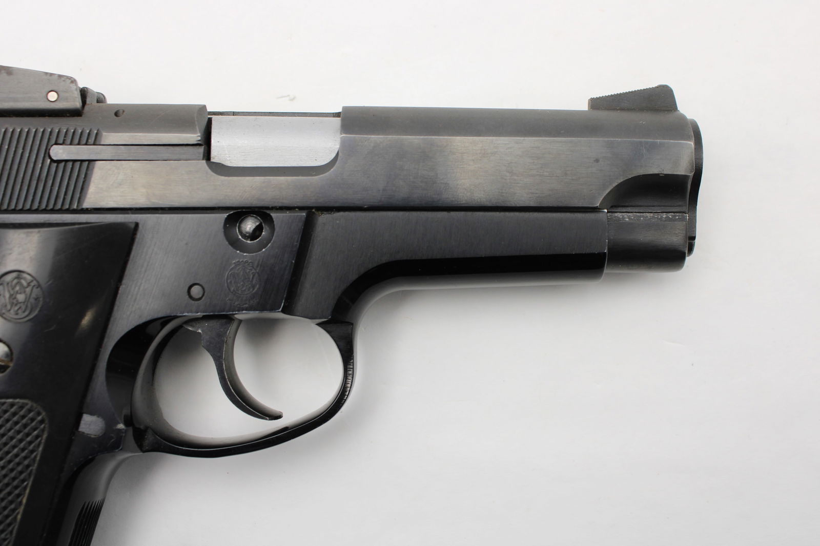 Smith & Wesson Model 459 Semi Automatic Pistol - 6