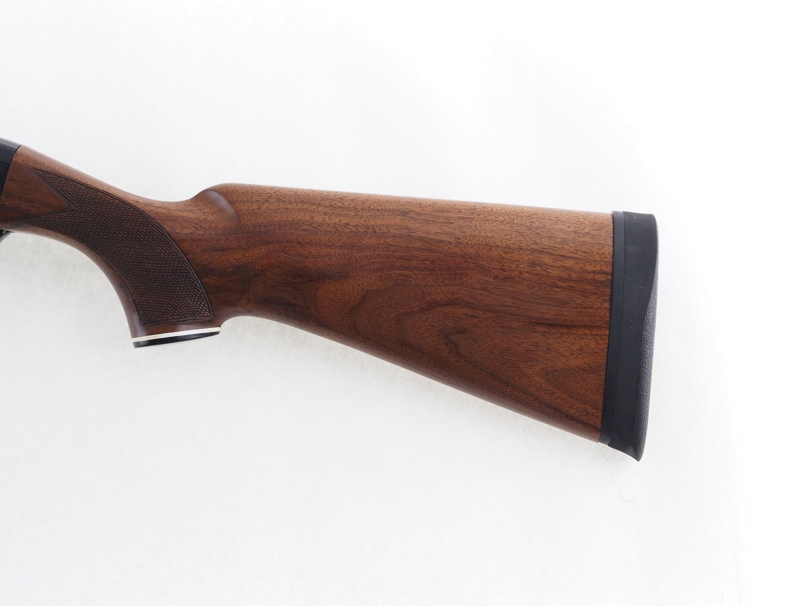 Smith & Wesson Model 1000 Semi Automatic Shotgun - 17