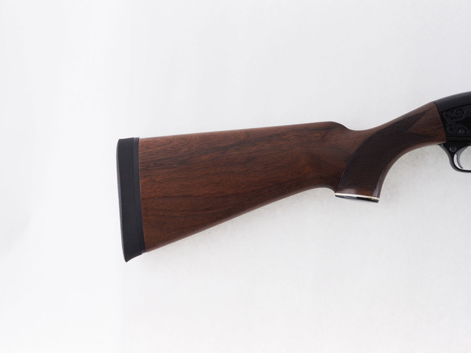 Smith & Wesson Model 1000 Semi Automatic Shotgun - 4