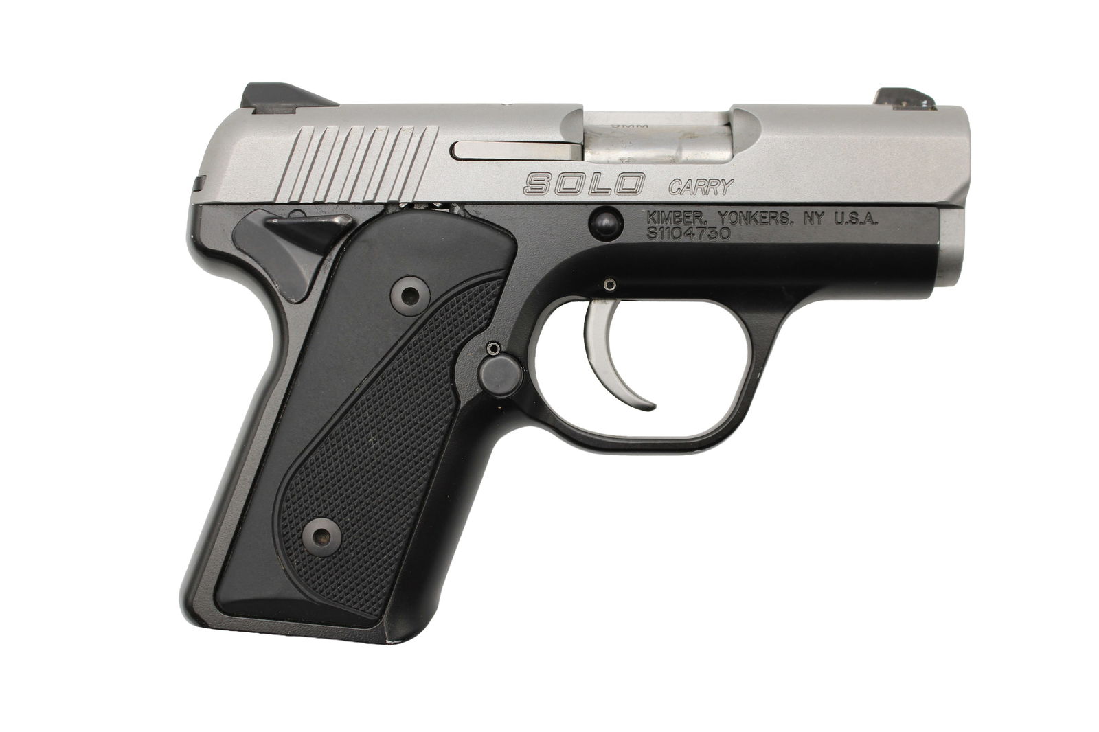 Kimber Solo Carry Semi Automatic Pistol: s.n. S1104730, 9mm, 2.75" barrel with white dot sights. Very good condition, with (1) magazine, factory soft case, and box with paperwork. Modern (26-0016) 