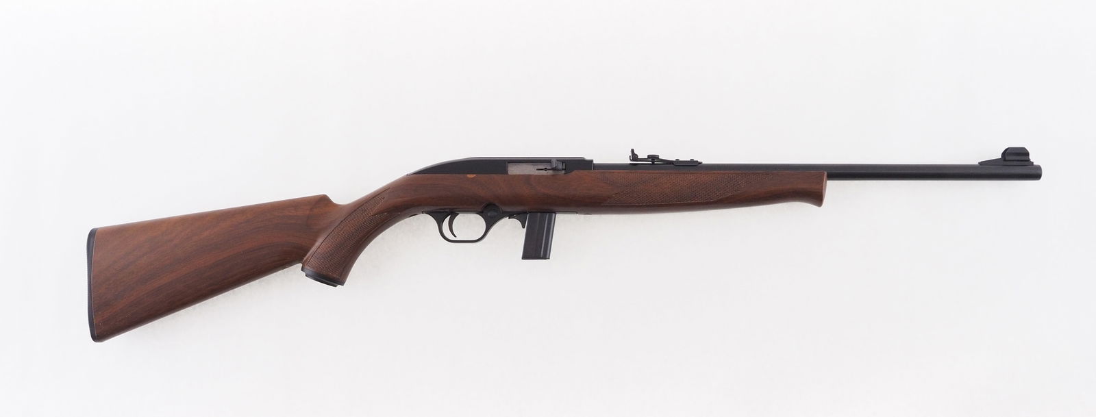 Mossberg Model 702 Plinkster Semi Automatic Rifle: s.n. EGH295918, .22 LR, 18" barrel with (2) factory magazine. Modern (25-0670)
