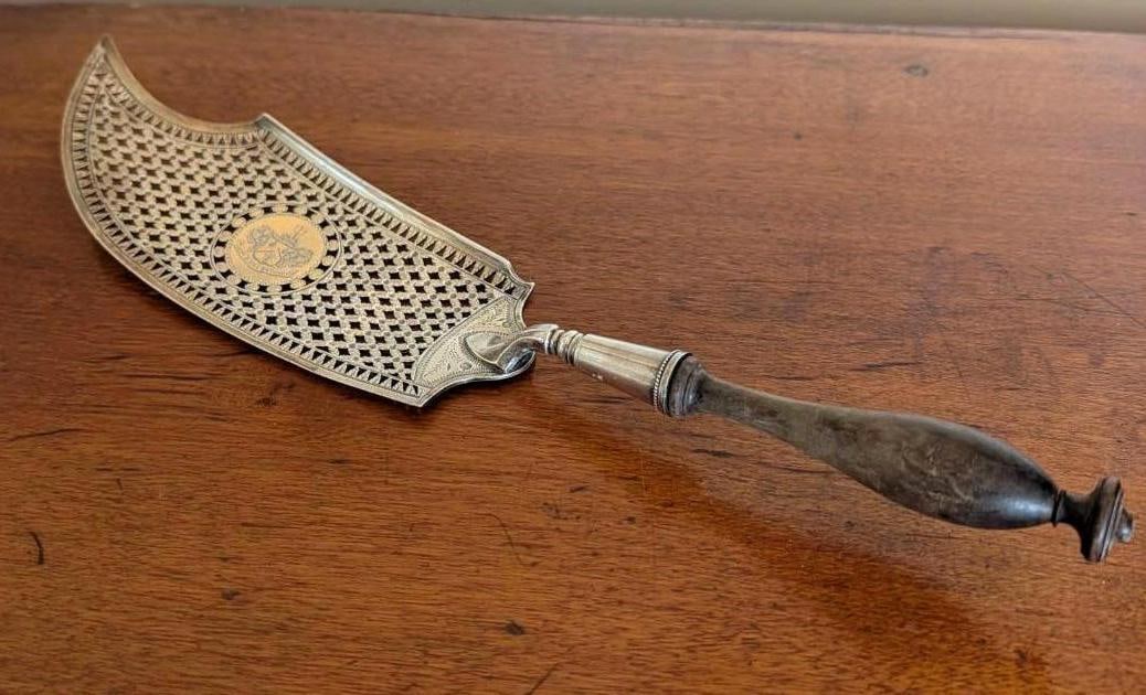 Antique French Silver Fish Slice: turned wood handle, 14.375" in length, 179 grams total weight 