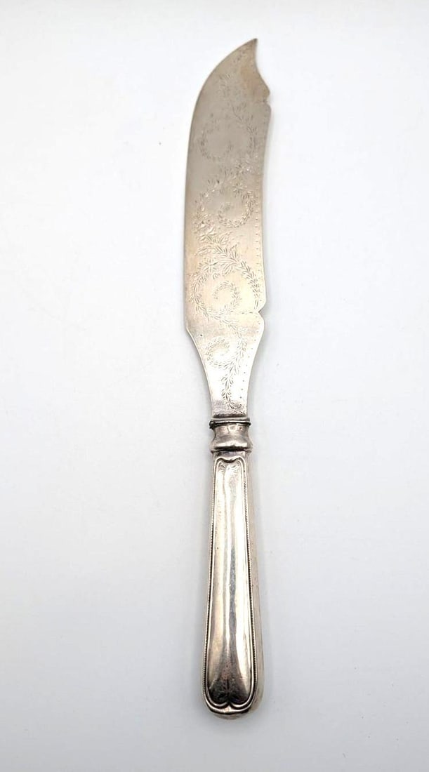 Antique Bailey & Co. Coin Silver Fish Slice: 13.5" in length; silver blade; hollow handle; 225.7 grams total weight 