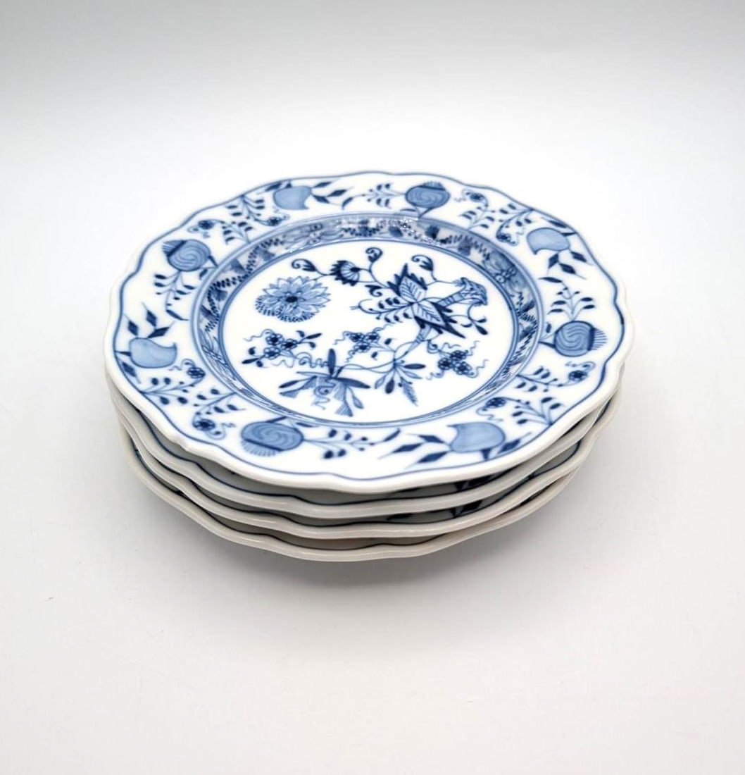 (8) Meissen Onion Pattern Articles - 2