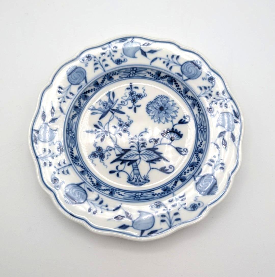 (8) Meissen Onion Pattern Articles - 3