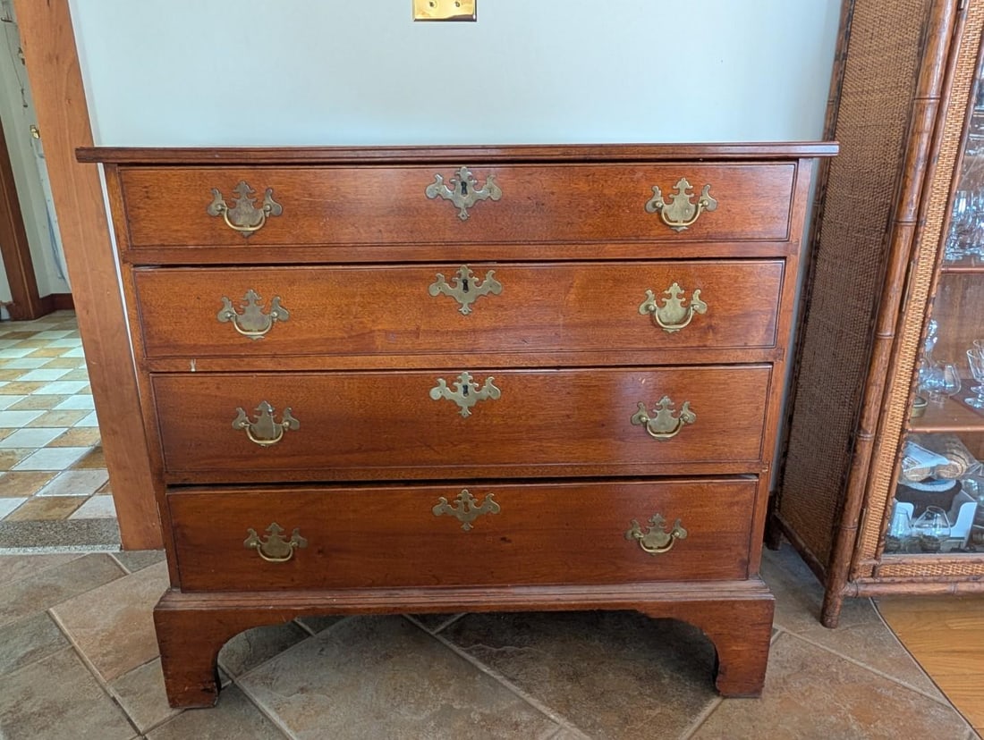 Antique Chippendale Mahogany 4-Drawer Wood Chest (1 of 10)