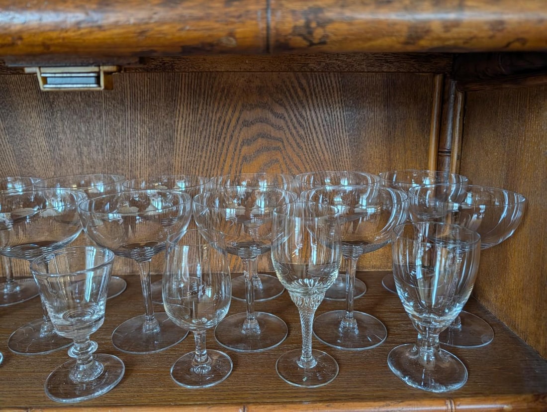 (85+) Crystal, Glassware, Small Oil Lamps, Lamp Chimneys, Candle Hurricanes, Pewter, More... - 3