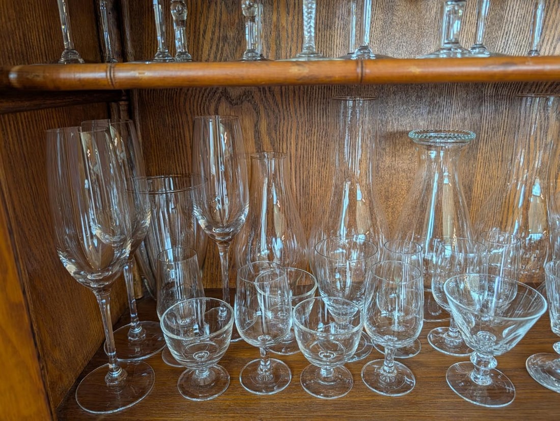 (85+) Crystal, Glassware, Small Oil Lamps, Lamp Chimneys, Candle Hurricanes, Pewter, More... - 4