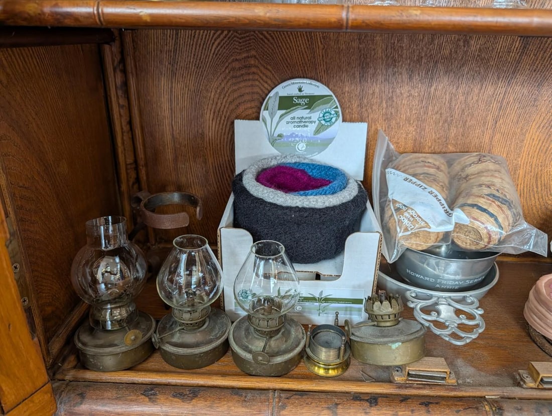 (85+) Crystal, Glassware, Small Oil Lamps, Lamp Chimneys, Candle Hurricanes, Pewter, More... - 8