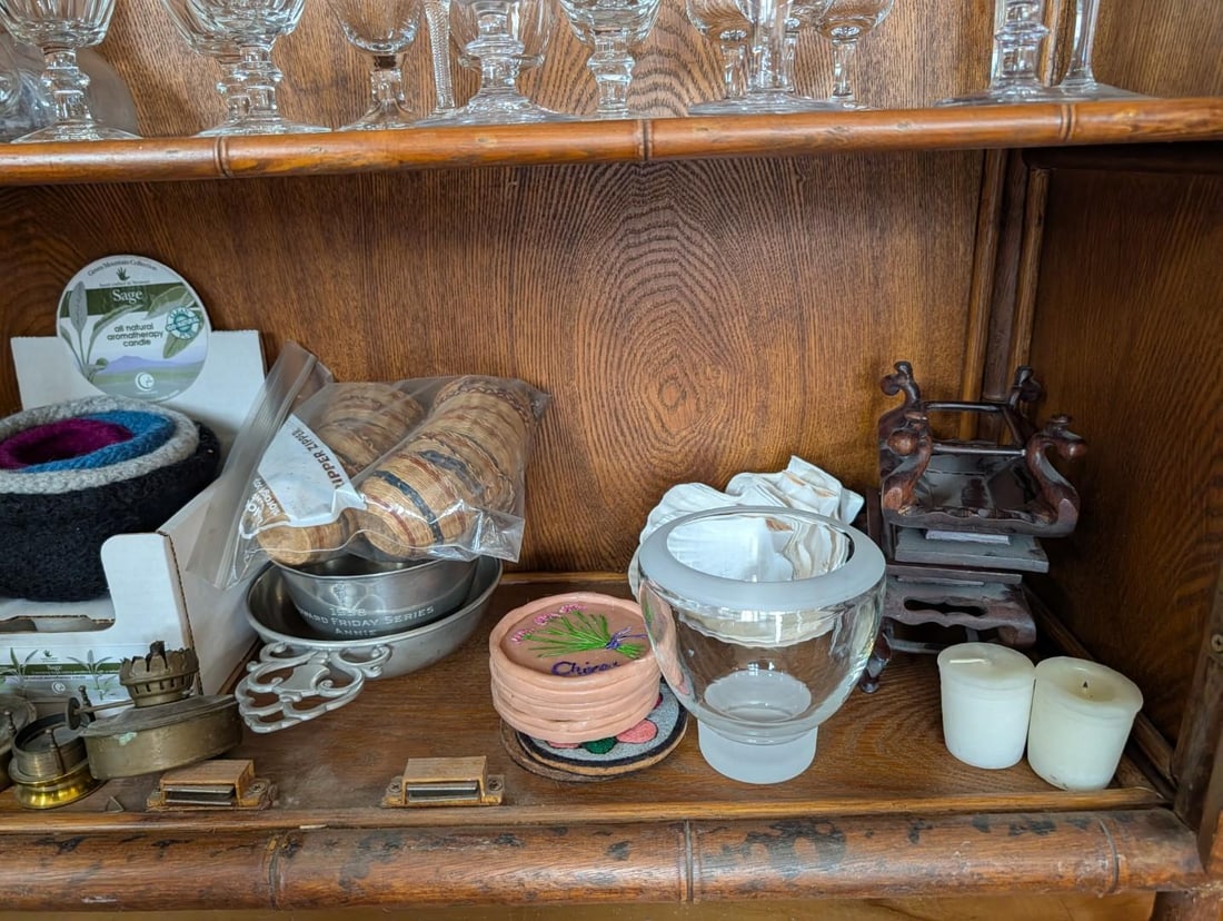 (85+) Crystal, Glassware, Small Oil Lamps, Lamp Chimneys, Candle Hurricanes, Pewter, More... - 9