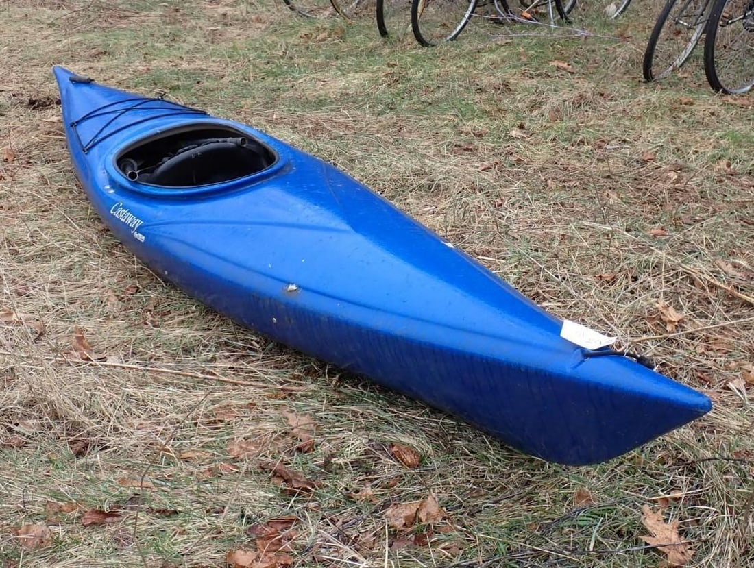 Old Town Castaway Single Kayak: 12' 10", s/n: XTC23928, Location: Backyard 