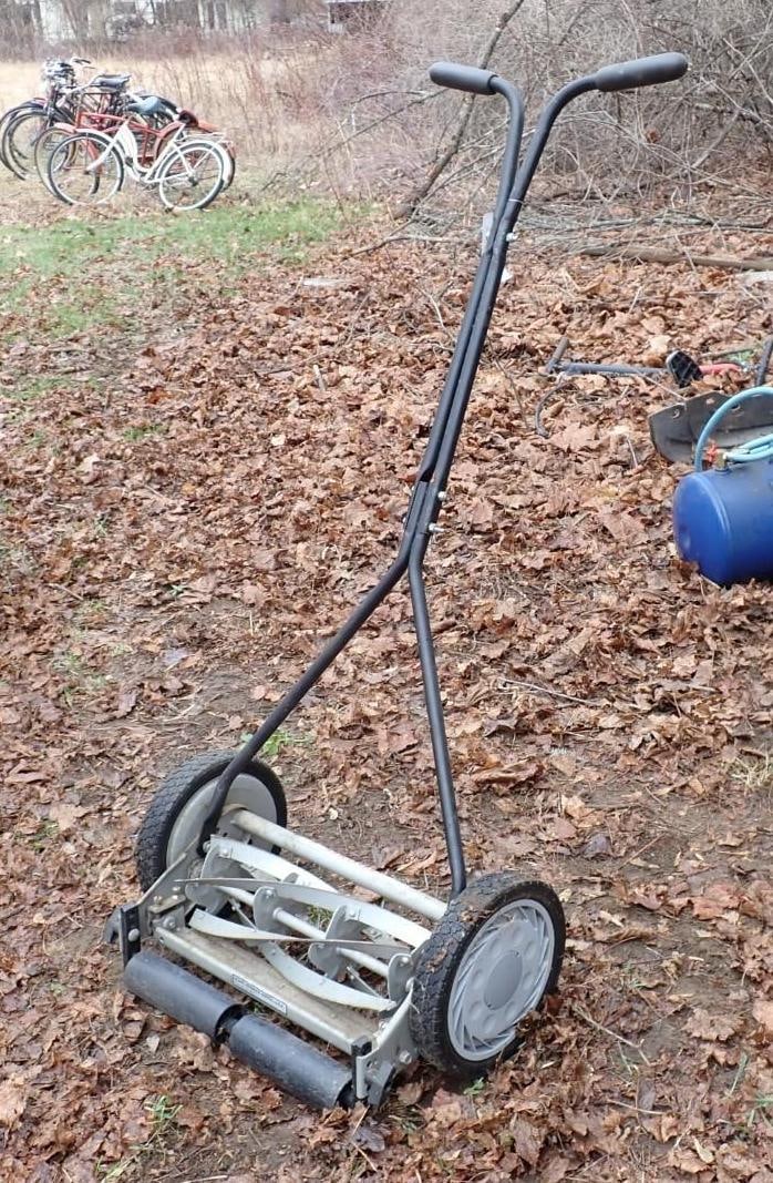 Craftsman Manual Lawn Mower (1 of 10)