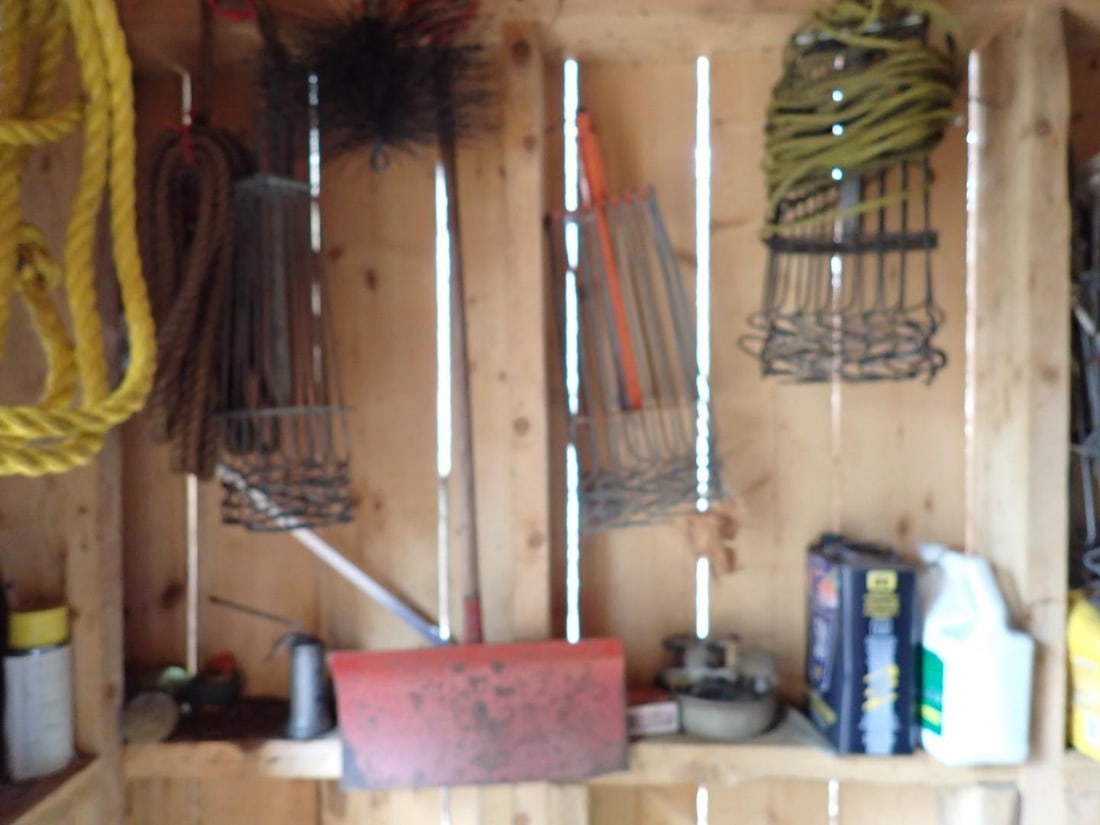 Picking Rights of Gambrel Style Toolshed - 16