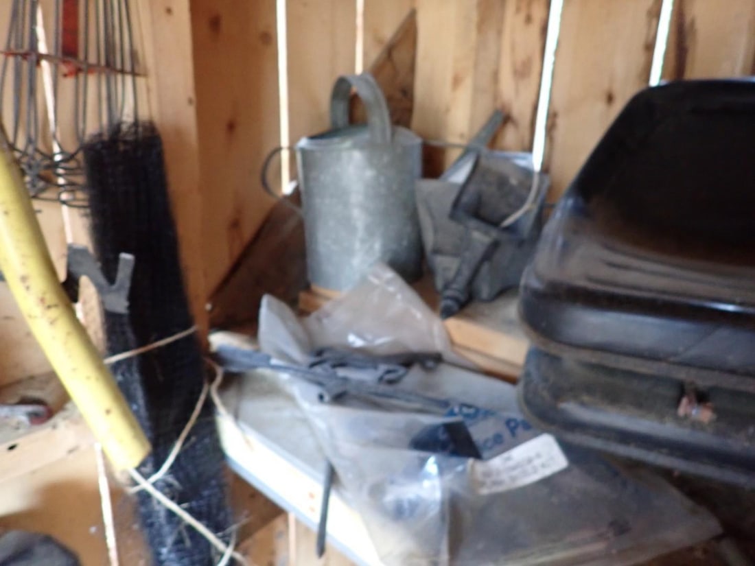 Picking Rights of Gambrel Style Toolshed - 19