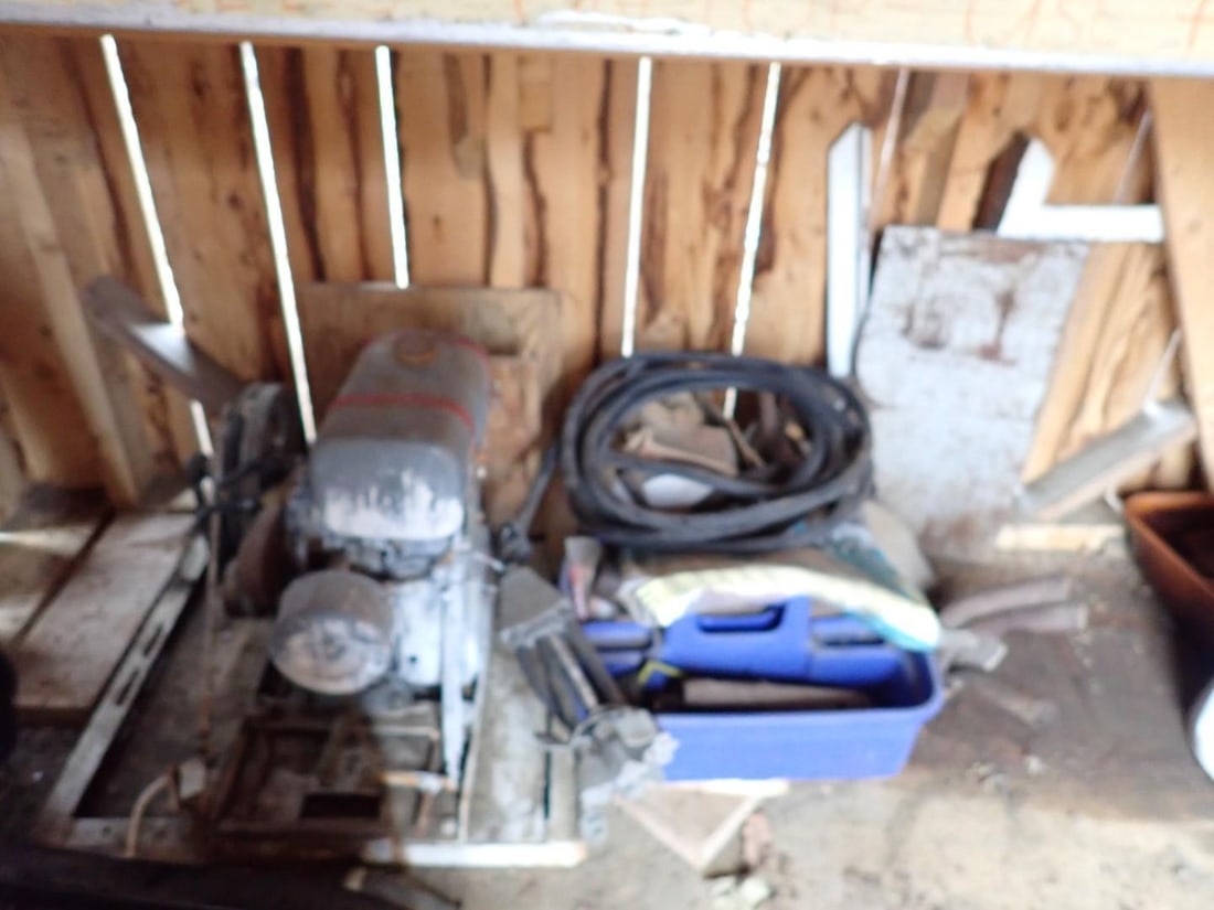 Picking Rights of Gambrel Style Toolshed - 7