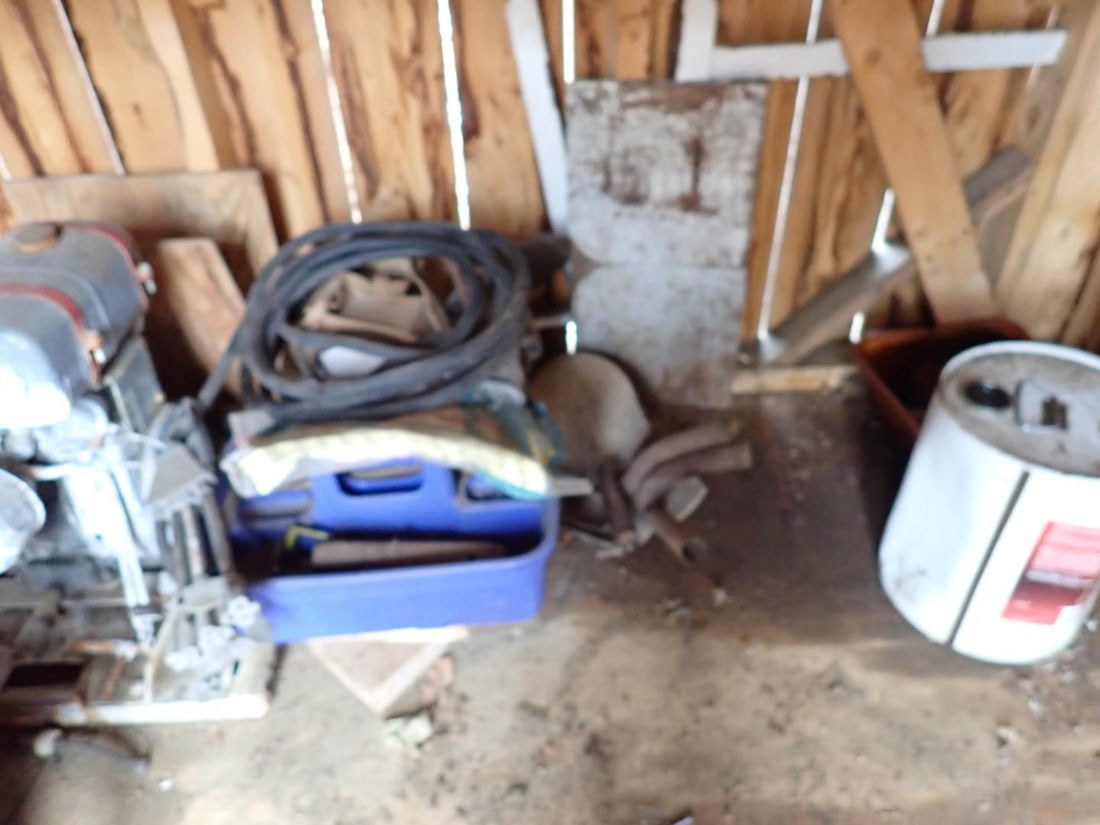 Picking Rights of Gambrel Style Toolshed - 8