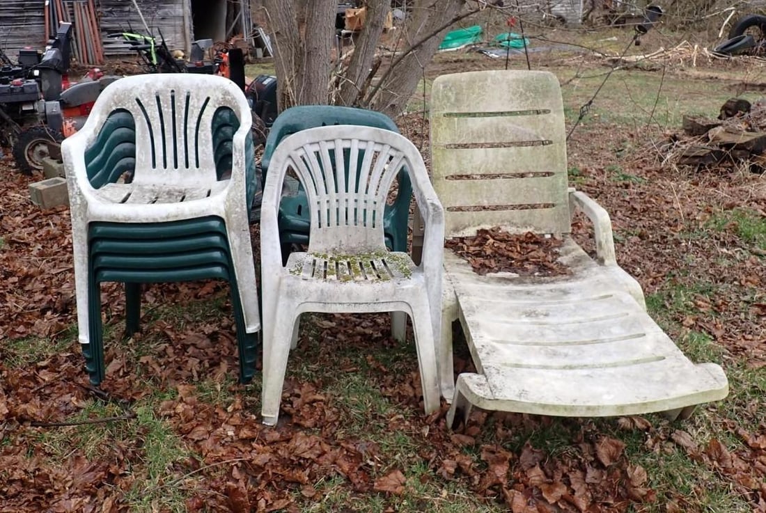 Outdoor Living Lot: incl. (2) fire pits, (9) poly armchairs & (1) lounge chair, Location: Backyard Tool Shed 