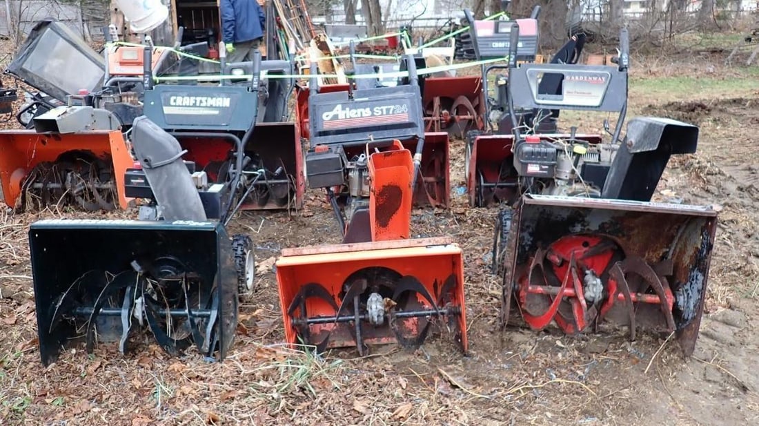 (3) Gas Powered Snowblower Projects: incl. Troy-Bilt, Erens & Craftsman, Location: Backyard 