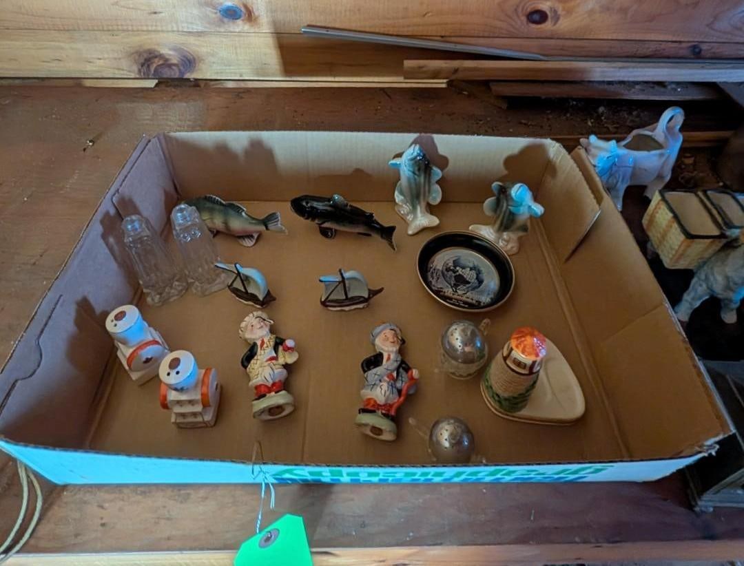 Vintage Salt & Peppers Shakers & Decoratives - 2