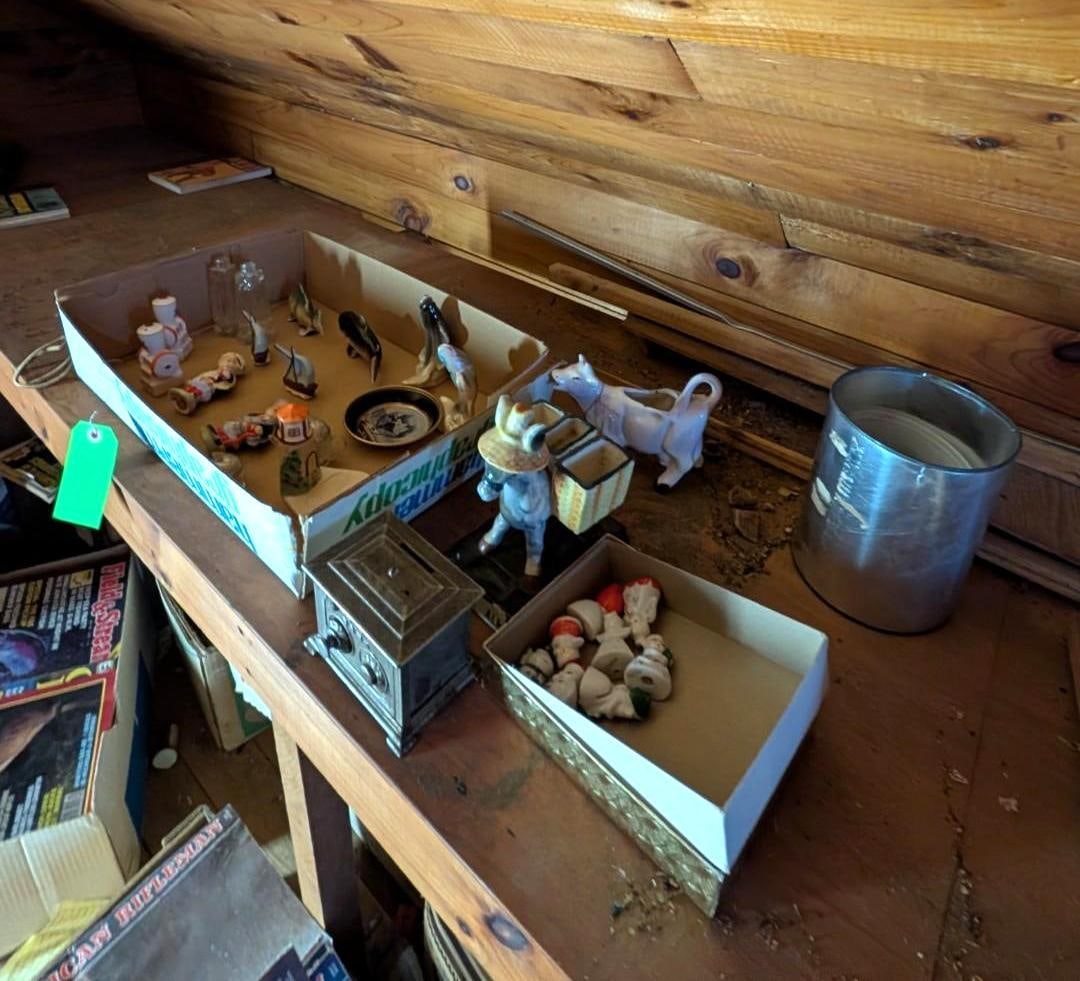 Vintage Salt & Peppers Shakers & Decoratives - 4