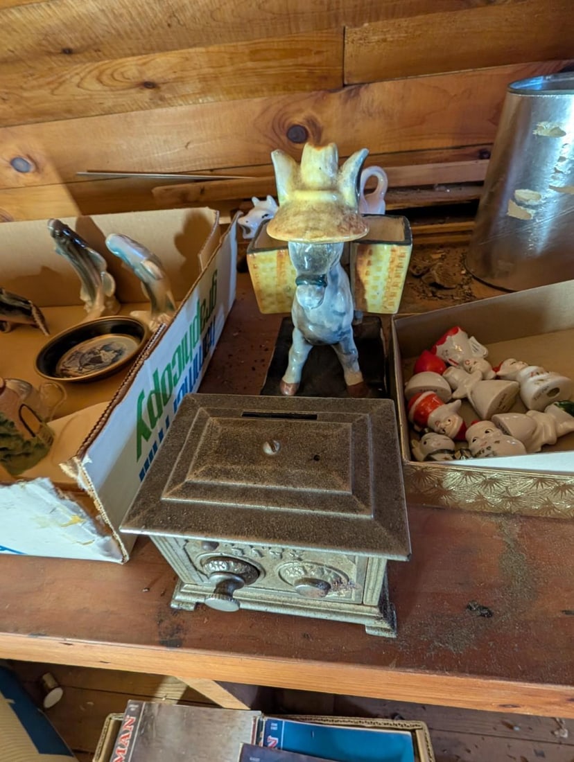 Vintage Salt & Peppers Shakers & Decoratives - 5