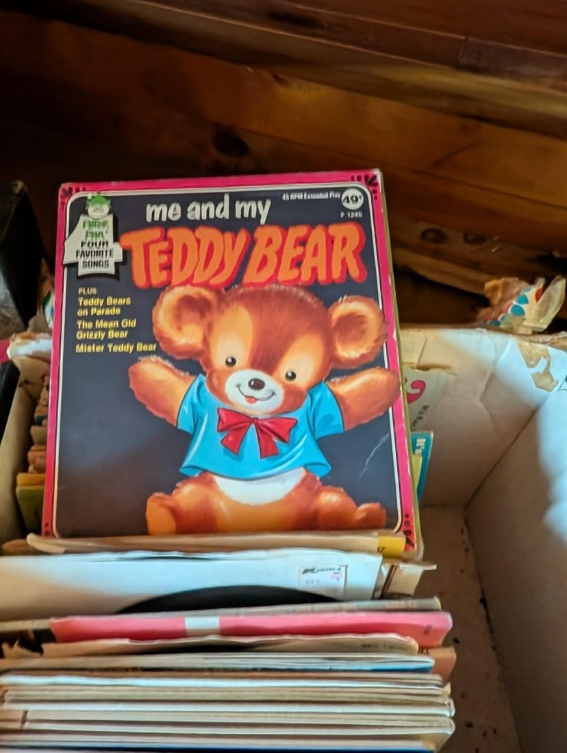 (100+/-) 45 LP Records - 19