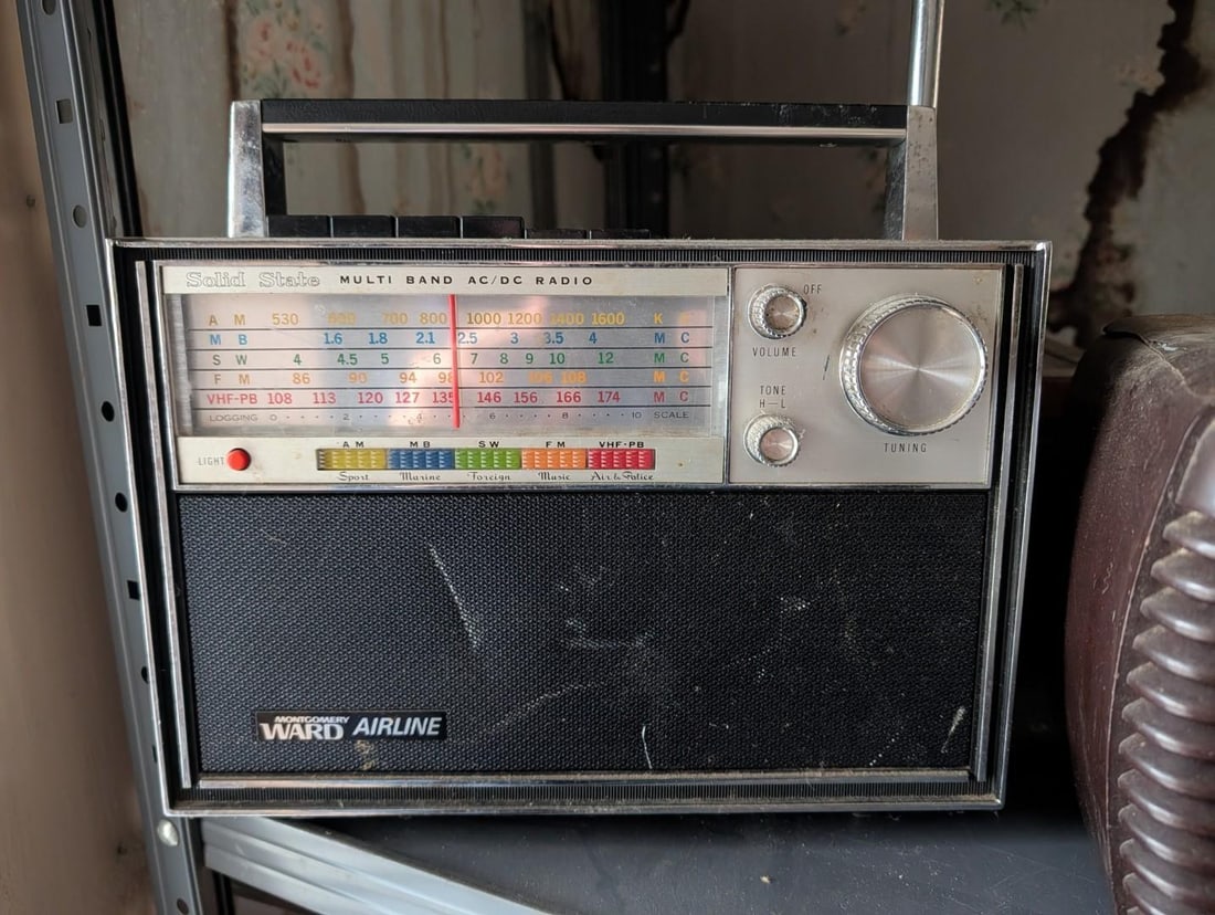 (5) Vintage Radios - 2