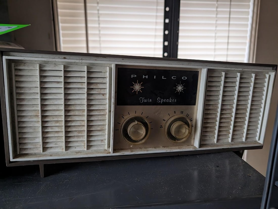 (5) Vintage Radios - 4
