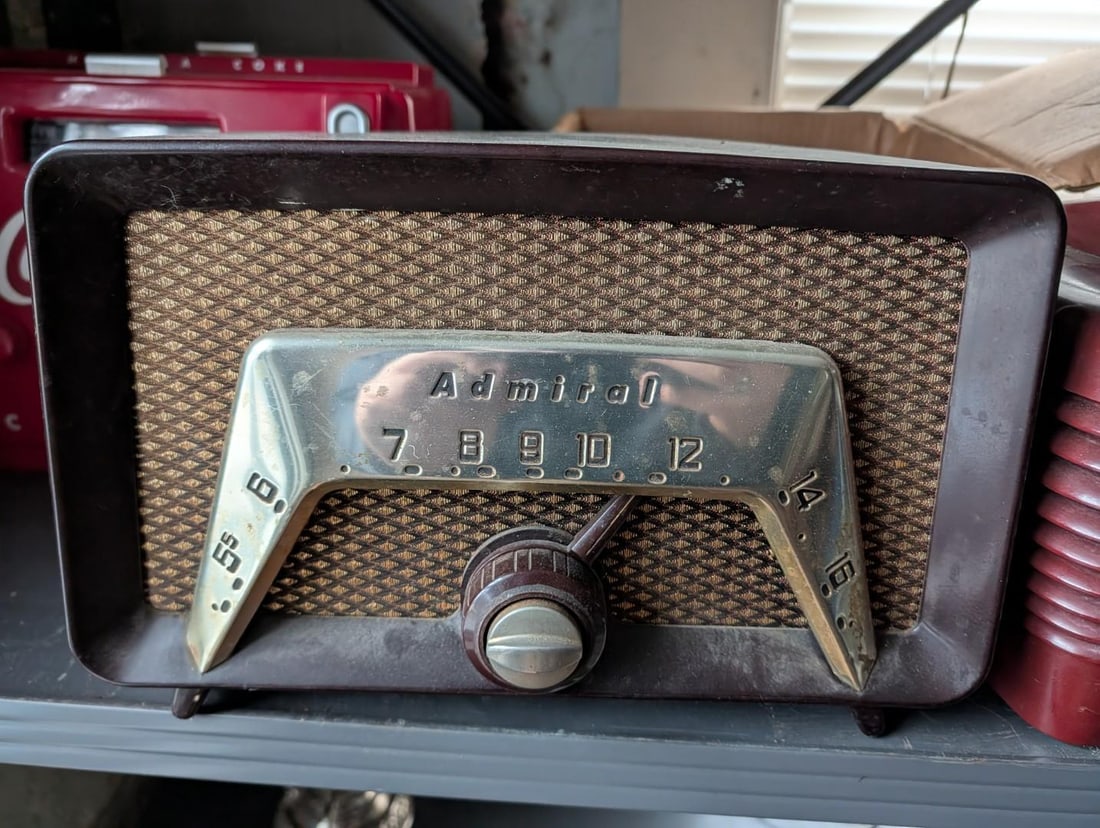 (5) Vintage Radios - 6