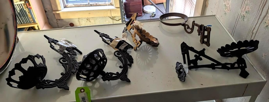 (5) Vintage & Reproduction Victorian Kerosene Lamp Brackets (1 of 6)