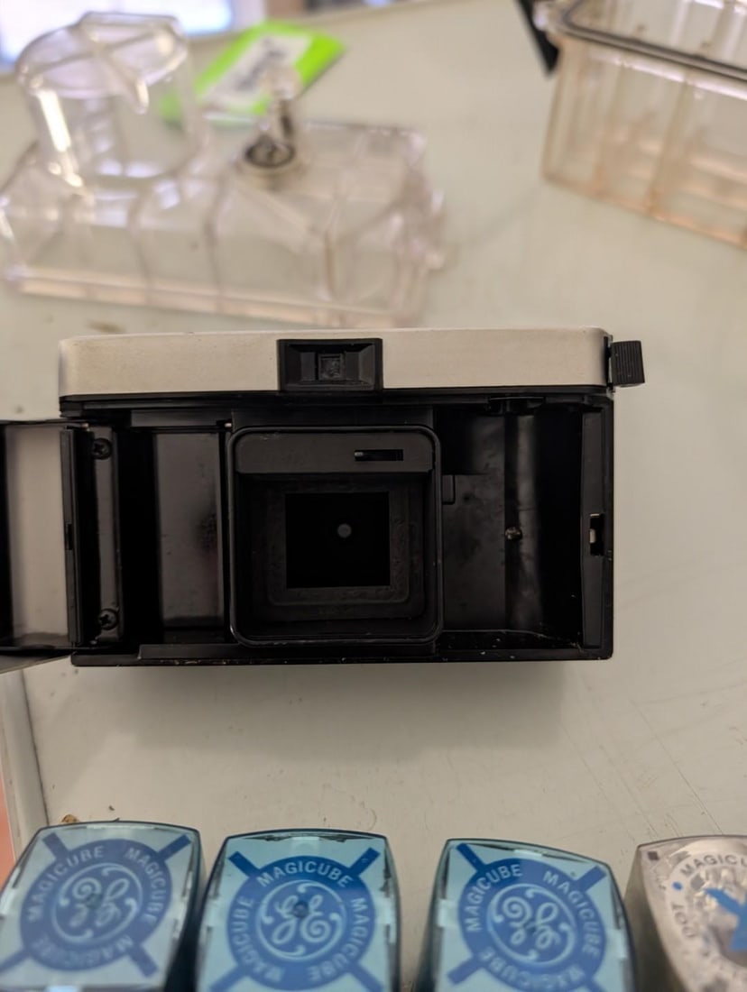 Kodak 124 35mm Film Camera w/ Waterproof Instacase - 7