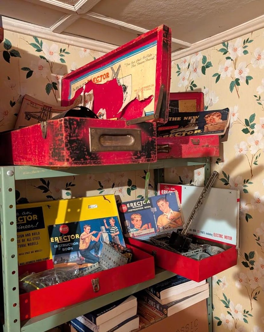 (4) Vintage Erector Sets (1 of 6)