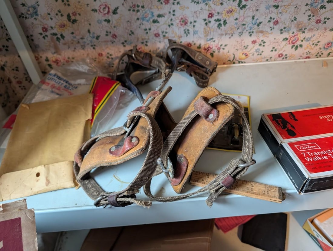 Remaining Contents of Room - 4