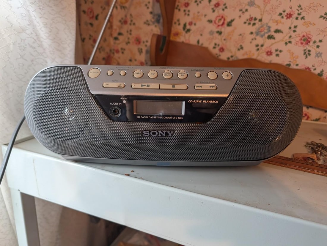 Remaining Contents of Room - 5