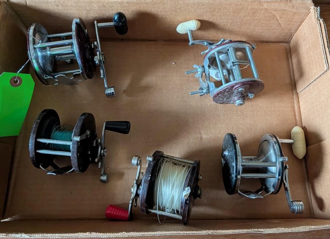(5) Vintage Penn Baitcasting Reels (1 of 12)