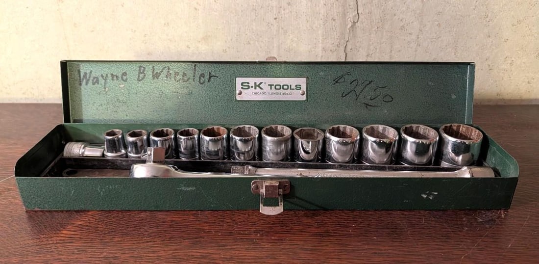 SK 1/2" Drive Sockets w/ Box: w/ extension & ratchet 