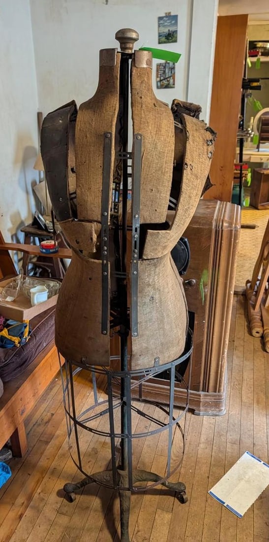 Antique Dressmakers Stand/Bust: 61" t 