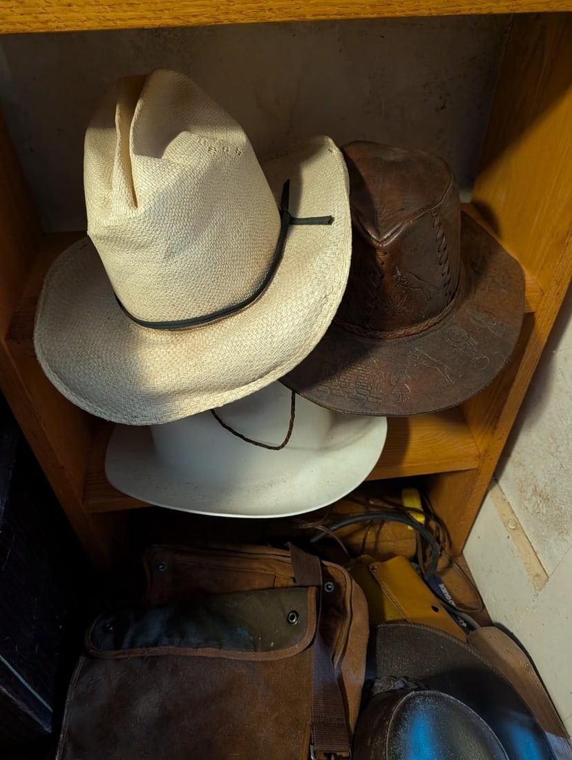 Wilsons Leather Handbag, (4) Cowboy Hats & Leather Carpenters Accs. (1 of 5)