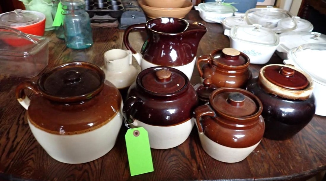 (8) Earthenware Jugs & Pitchers (1 of 5)