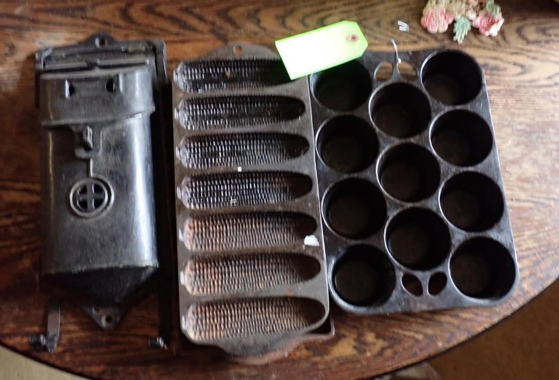 (4) Pcs. Collectible Cast Iron (1 of 4)